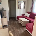 Mobil Home Dans Le Camping 4 Etoiles Le Montourey