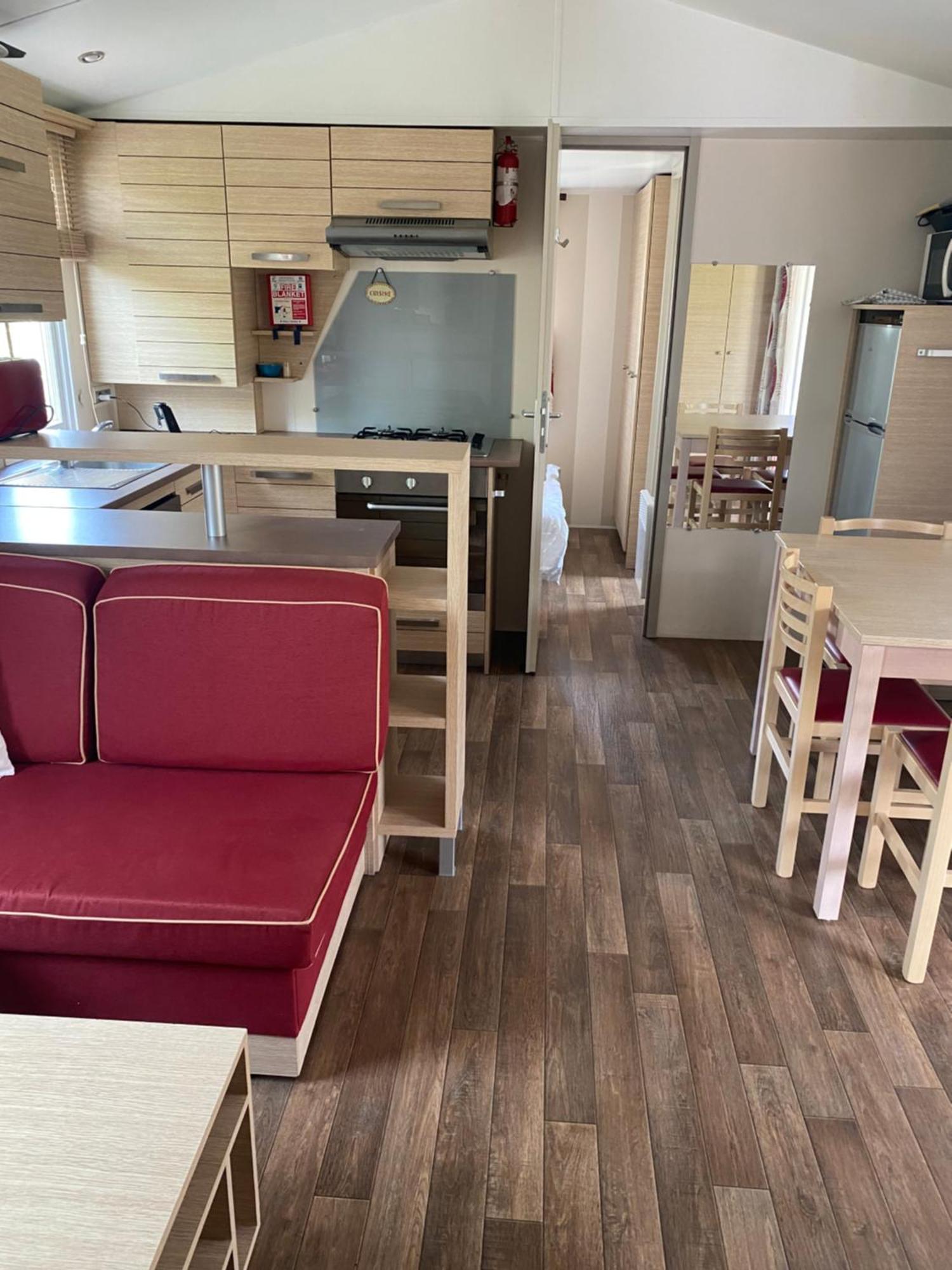 Camping Mobil Dans Le 4 Etoiles Le Montourey *